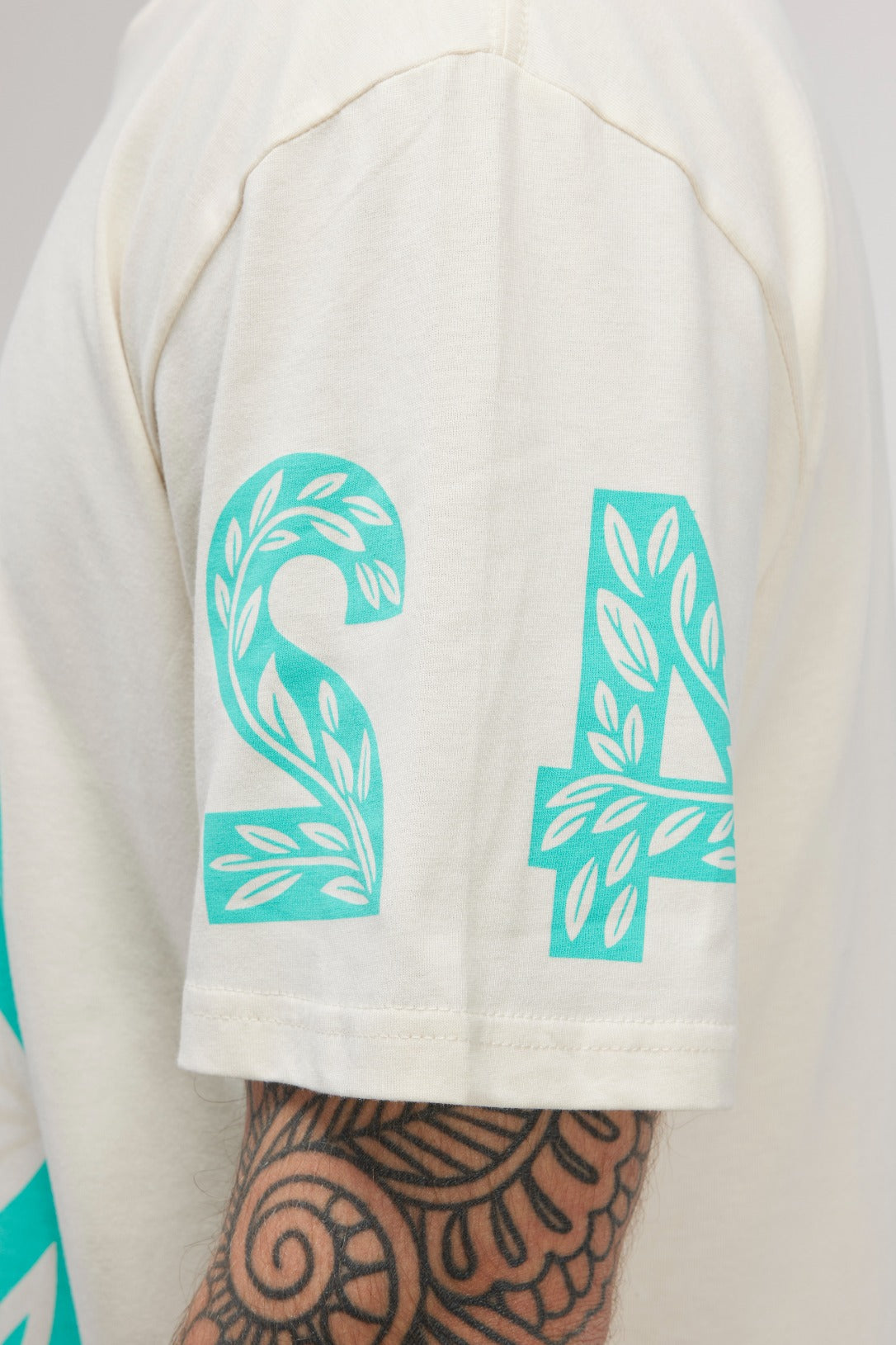 Idiom Curved Tee