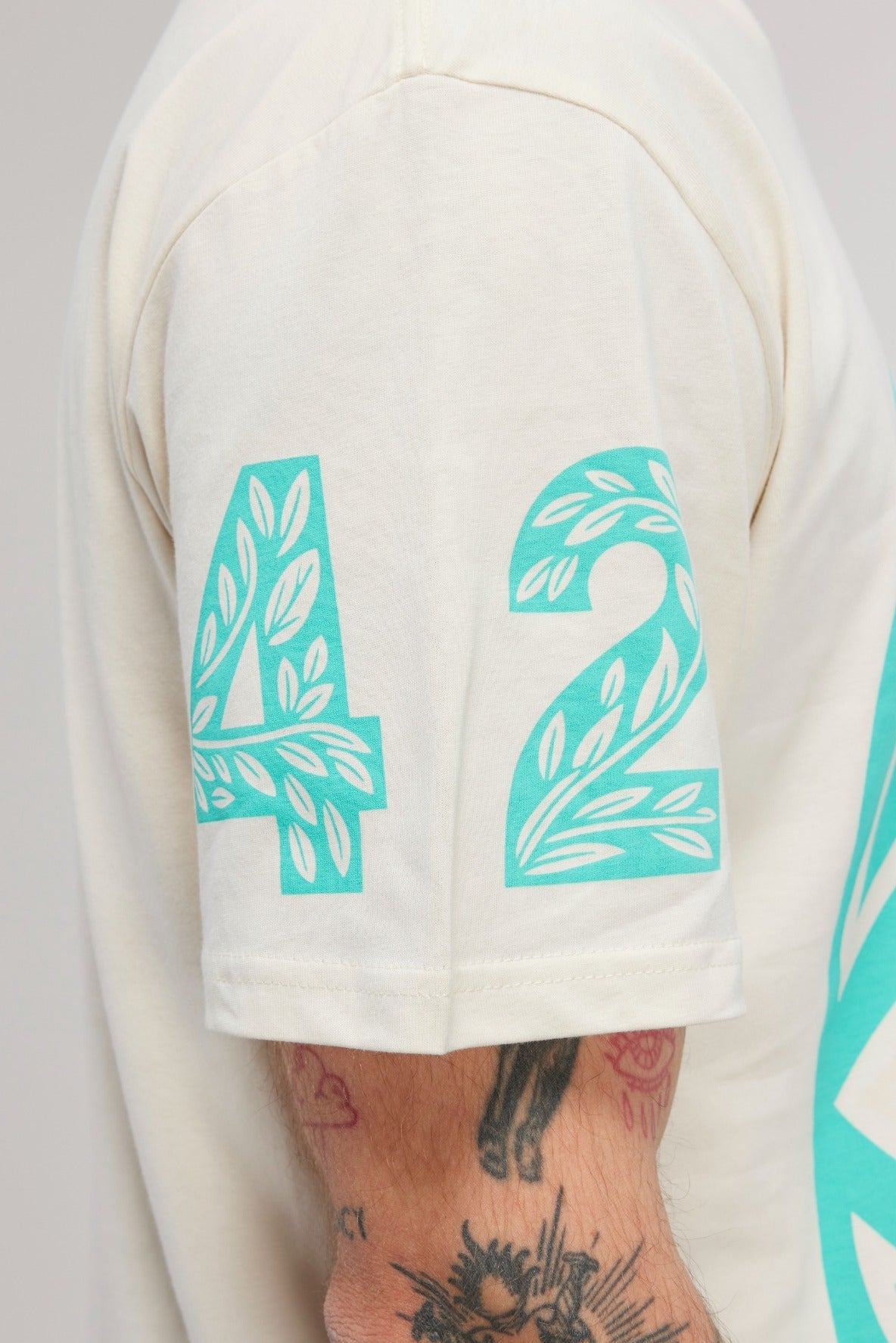 Idiom Curved Tee